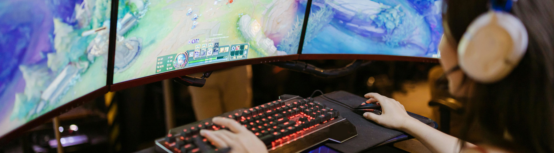 [Courtesy of RDNE Stock Project](https://www.pexels.com/photo/a-woman-playing-league-of-legends-7915357/)